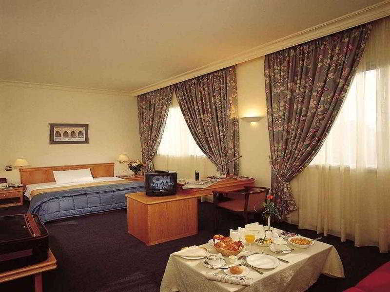 Alexandre Hotel 4*